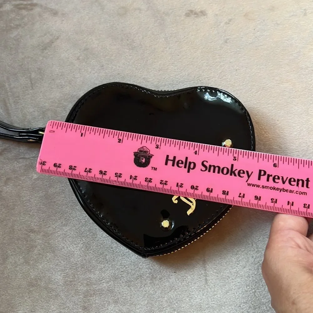*Juicy Couture* Black Patent Heart Zippy Wristlet Coinpurse EUC!